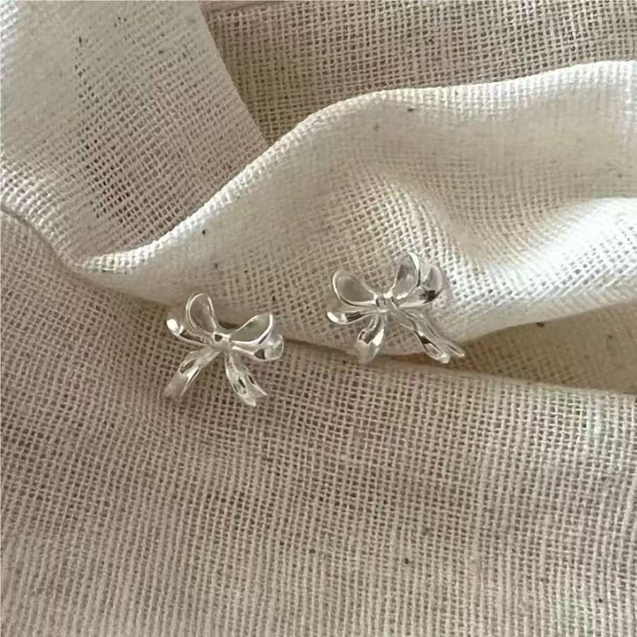 S925 Sterling Silver Exquisite Bowknot Earrings for Women Simple Ins Style Petite Elegant Ear Jewelry