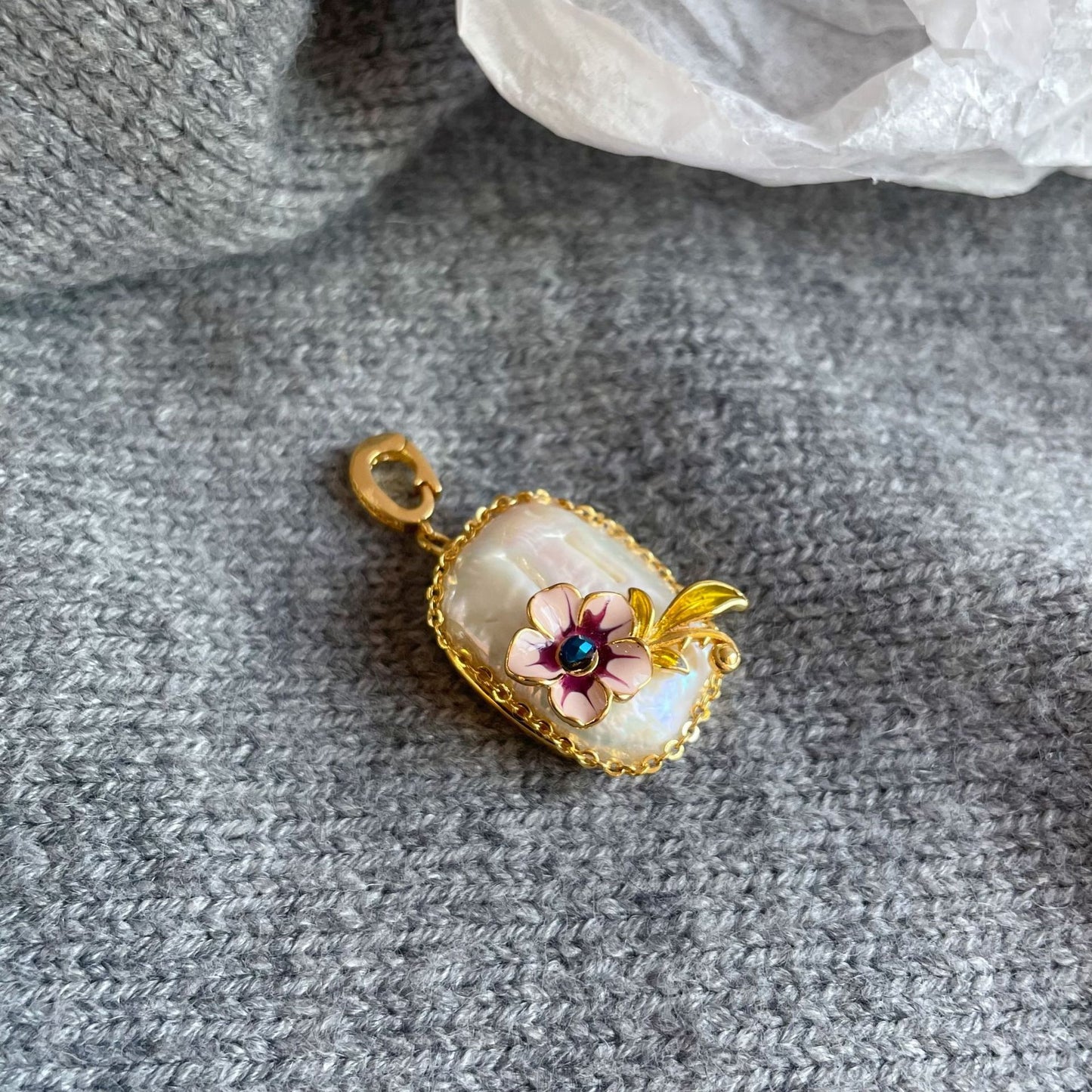 Oil Painting Baroque Pearl Universal Clasp Necklace Pendant Light Luxury High-end Universal Clasp Pendant Single Pendant