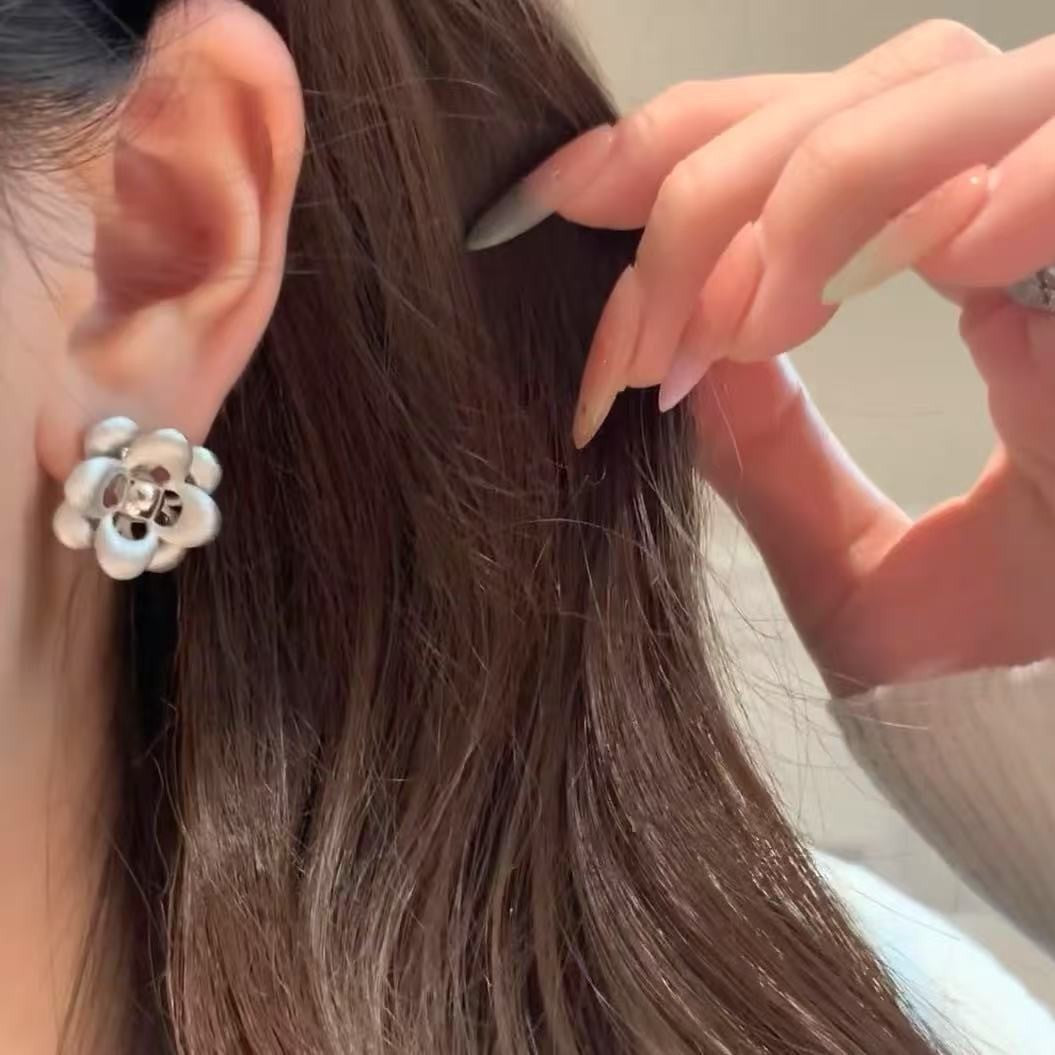 Pure Silver S925 Brushed Craft Camellia Earrings Light Luxury High-end Exquisite Unique Design Vintage Earrings