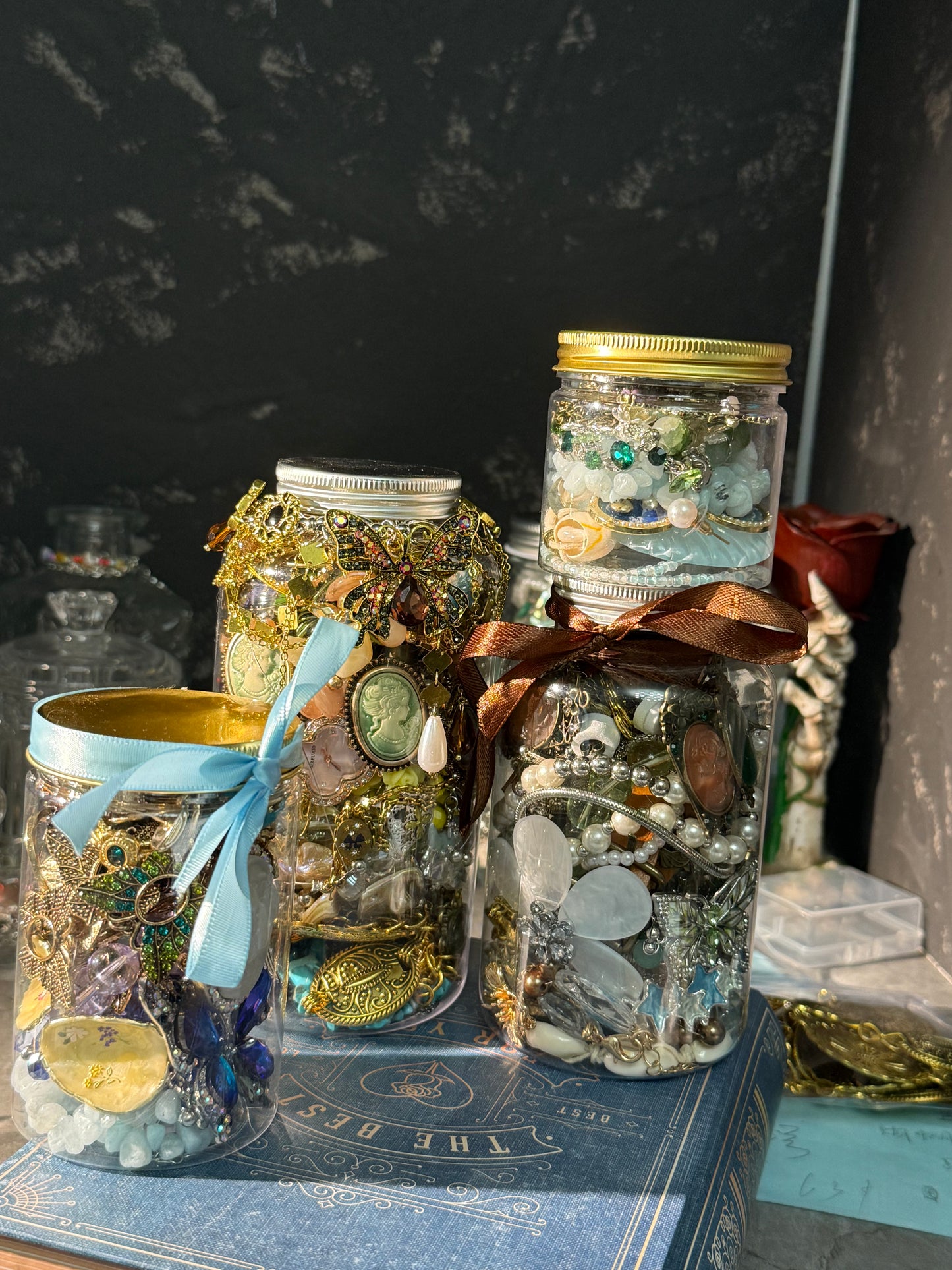 【hot selling 】customize mystery jewelry jar(plastic jar )