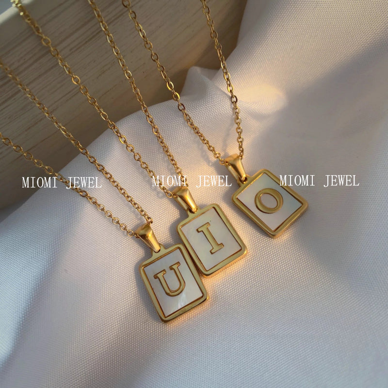 18K Gold Stainless Steel Letter A-Z Necklace Jewelry White Shell Letter Pendant Necklace for Women