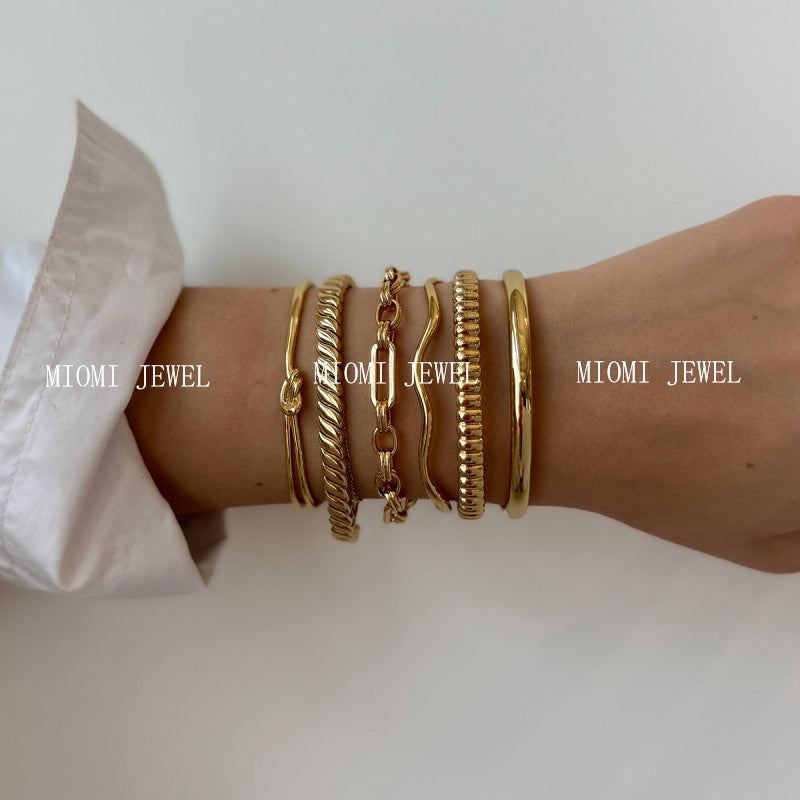 Stainless Steel Bracelet for Women, Non-Fading Jewelry, Light Luxury High-End Feel, Titanium Steel Hand Accessories