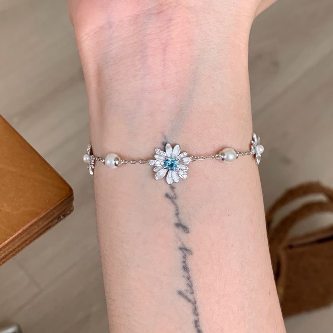 Sterling Silver S925 Brushed Craft Small Daisy Pearl Bracelet Light Luxury Unique Elegant Forest Style Daily Jewelry