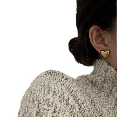 Sterling Silver S925 Vintage Gold Heart Stud Earrings Antique Craftsmanship Mid-century Style High-end Three-dimensional Peach Heart Earrings for Women