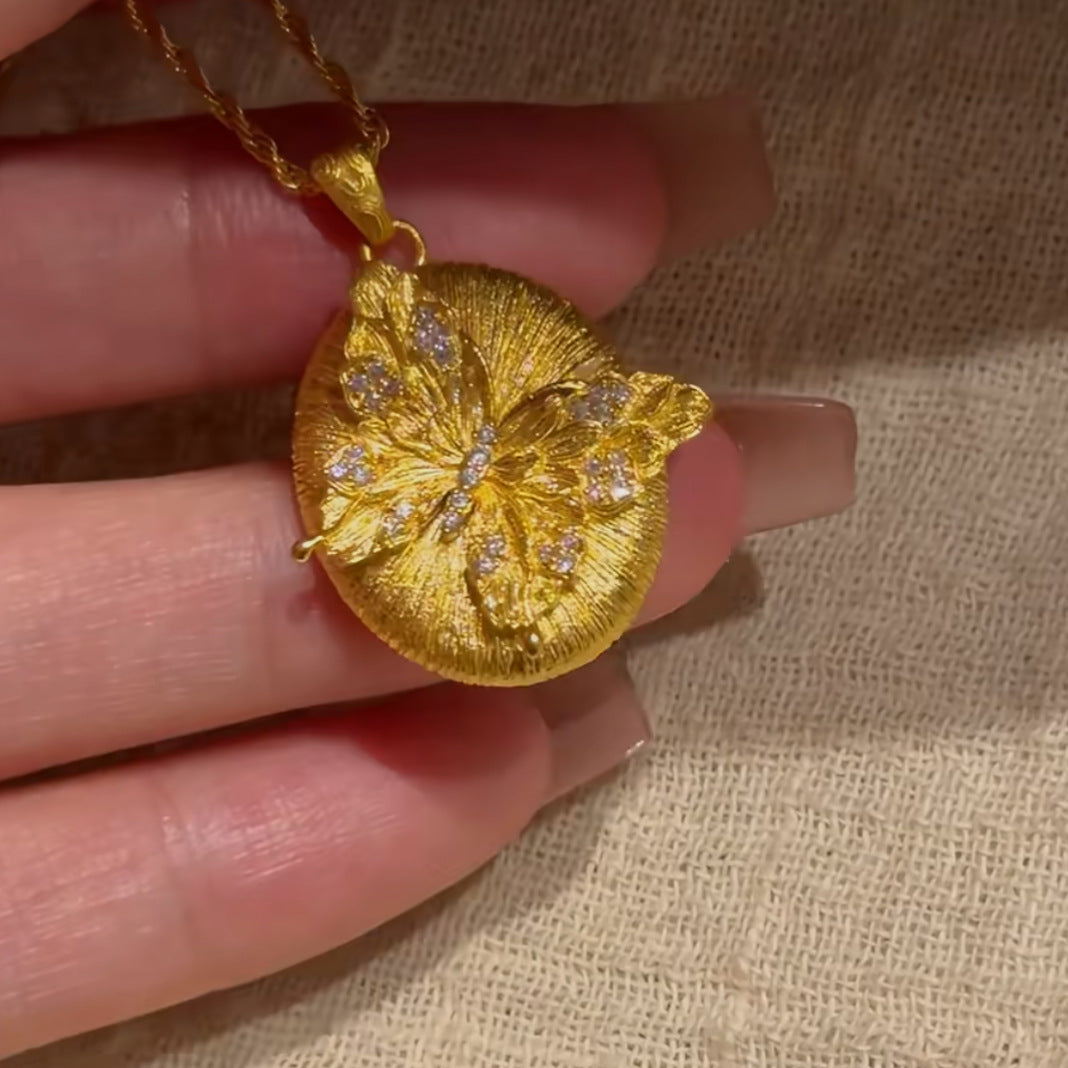 Light Luxury Style S925 Silver Brushed Three-Dimensional Butterfly Necklace for Women, Exquisite Brushed Micro-Inlaid Luxurious Elegant Necklace