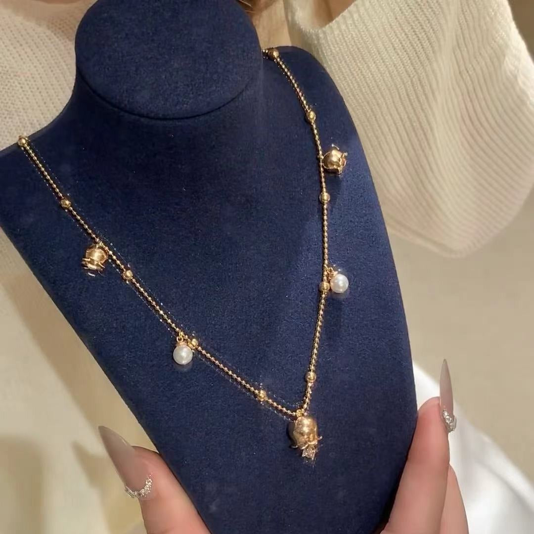 French-style High-end Tulip Pearl Necklace Light Luxury Retro Niche Design