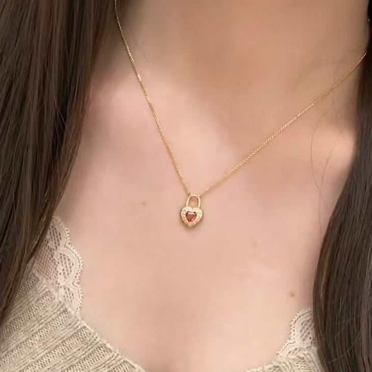 Sweetheart Lock - Brushed Gold Heart Lock Necklace Niche Light Luxury Vintage Sparkling Diamond Collarbone Chain