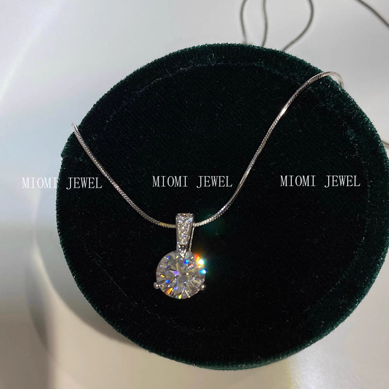 S925 Sterling Silver Ultra Sparkling Single Diamond Necklace for Women, Ins Style, Niche Light Luxury Design, High-End Geometric Water Drop Snake Bone Chain