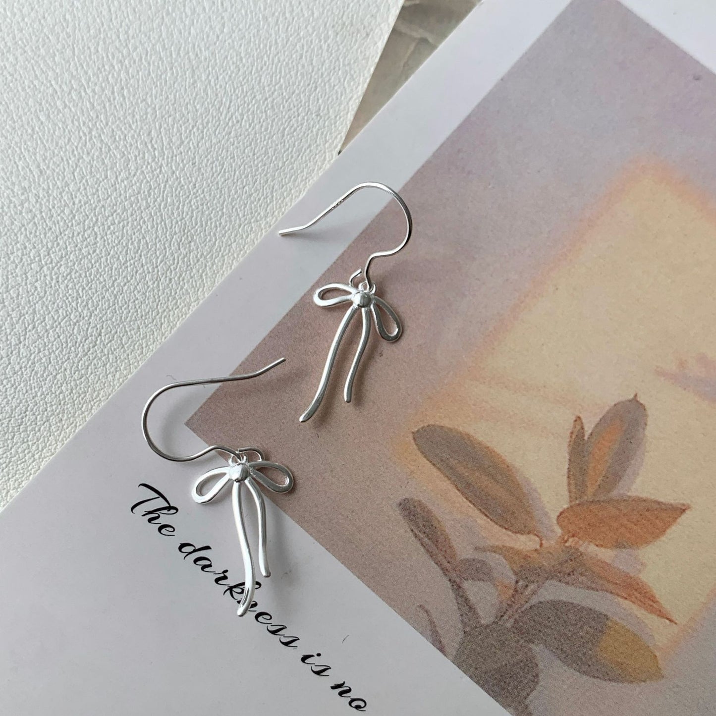 S925 Sterling Silver Bow Ribbon Earrings for Women Korean Niche Design High-end Feel Popular Stud Earrings
