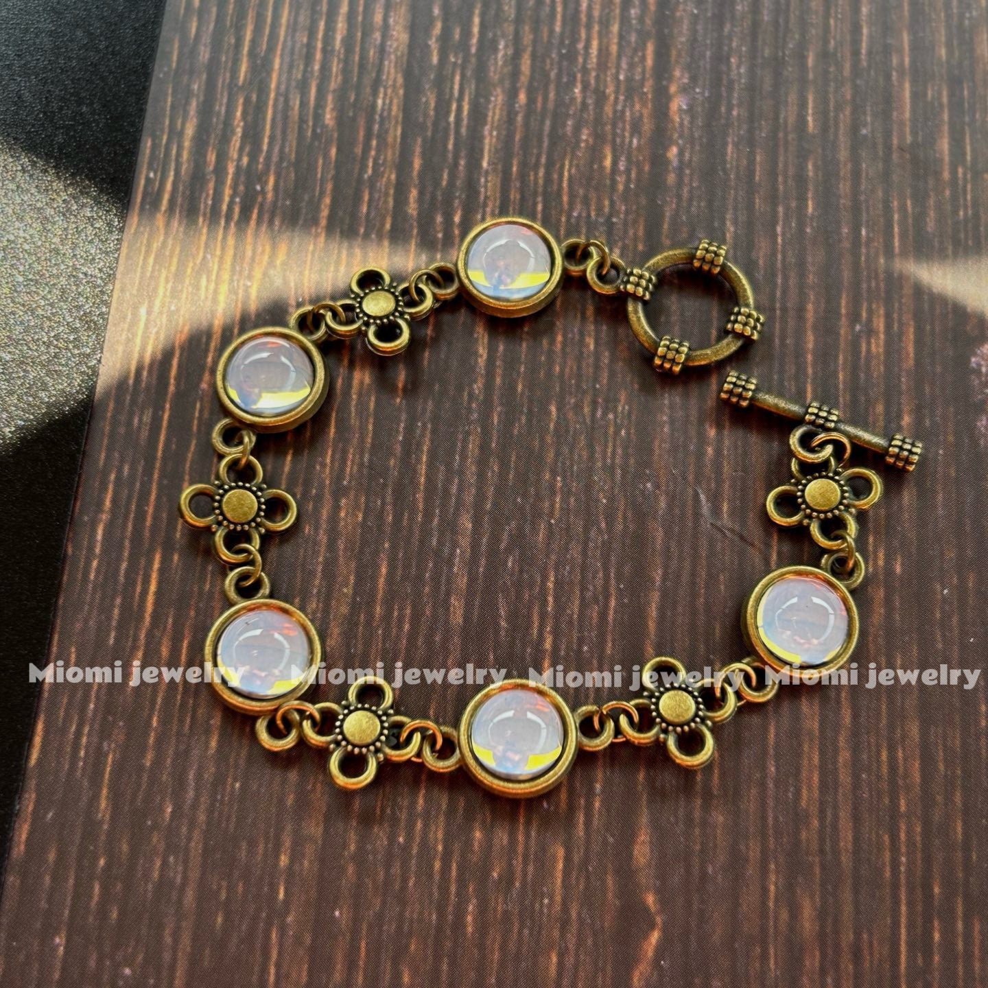 Vintage Antique Jewelry - High-end Mocha Gray Glass Four-Leaf Clover Original Handmade Bracelet