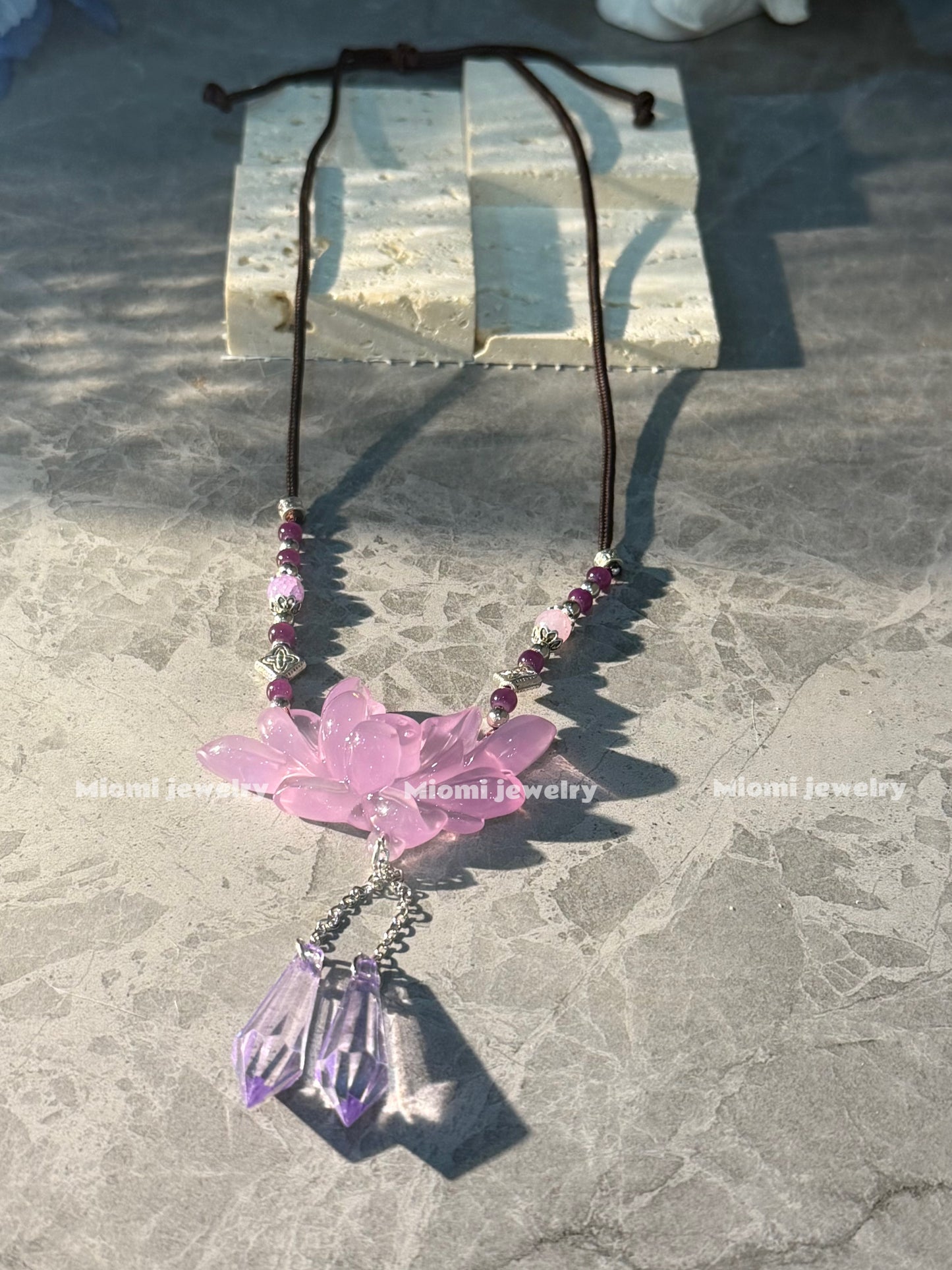Lotus necklace with adjustable length