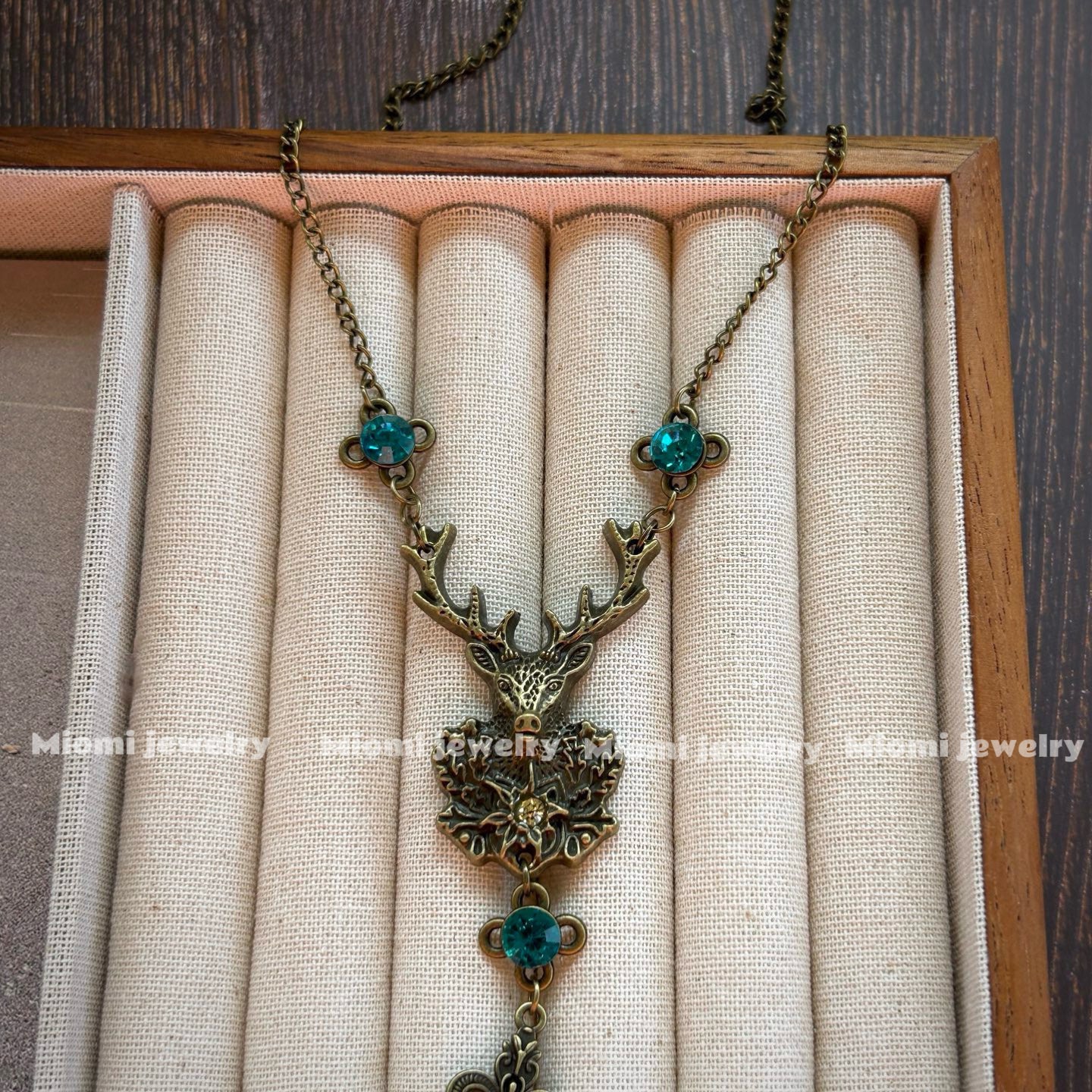 Vintage Moose Diamond-Inlaid Retro Style Original Design Sweater Chain, Retro High-End Necklace