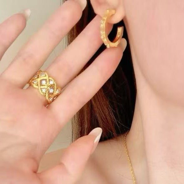 Pure Silver S925 Italian Brushed Craft Family Style Earrings Light Luxury Retro Palace Style Niche High-end Earrings