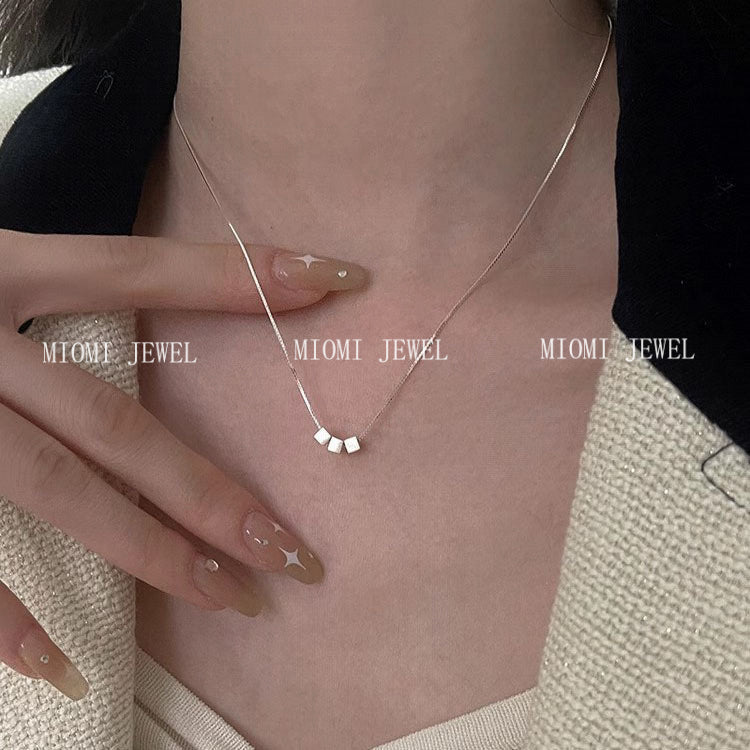 S925 Sterling Silver Small Sugar Cube Necklace for Women, Ins Style, Minimalist Design, Simple Brushed Three Cube Clavicle Chain