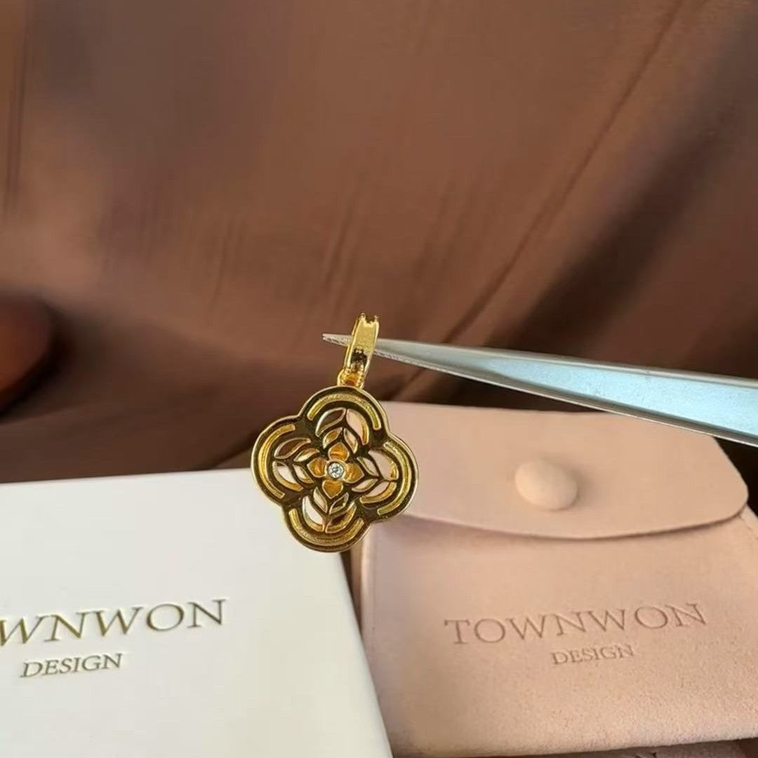 New Chinese Style Red Corundum Paper-cut Window Flower Pearl Necklace Light Luxury High-end Versatile