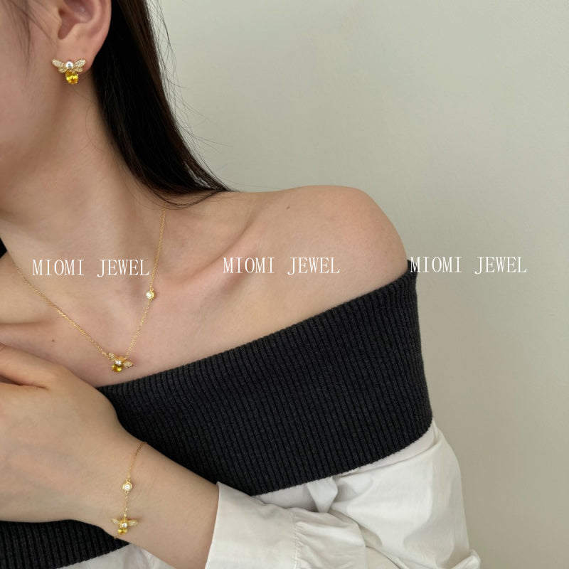 S925 Sterling Silver Little Bee Set for Women Inlaid with Zircon Vintage Elegant Simple Fashion Versatile Collarbone Chain