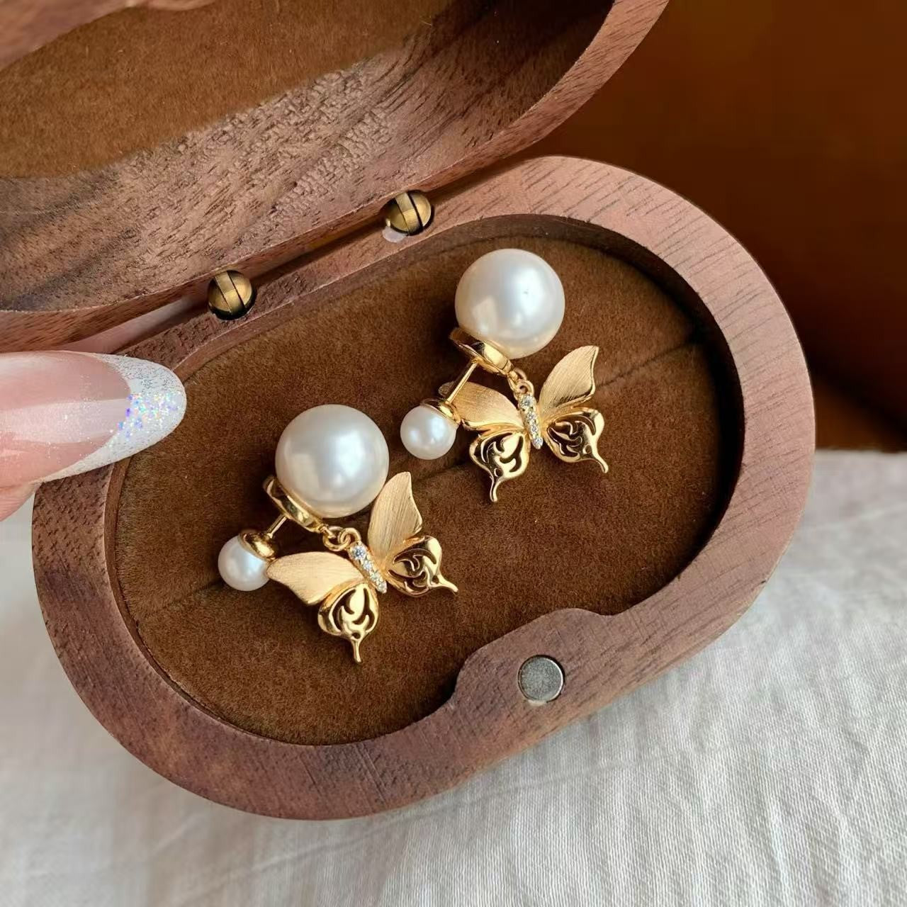 Sterling Silver S925 Brushed Craft Butterfly Pearl Earrings Light Luxury Niche Design Exquisite Versatile Elegant New Earrings