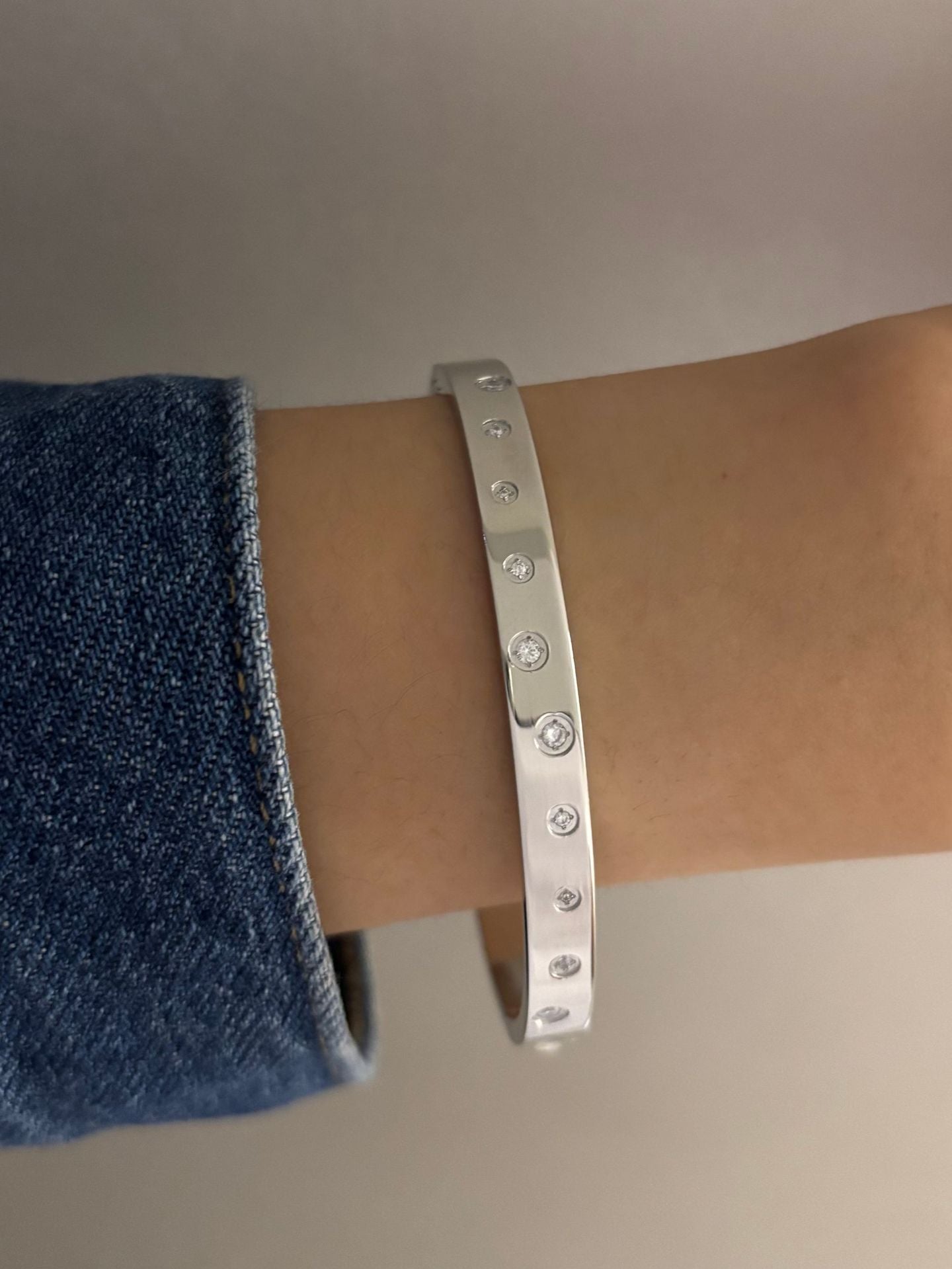 2025 New Stainless Steel Bracelet Hot-Selling Luxury High-End Micro-Paved Zirconia High-Grade Women's Bracelet
