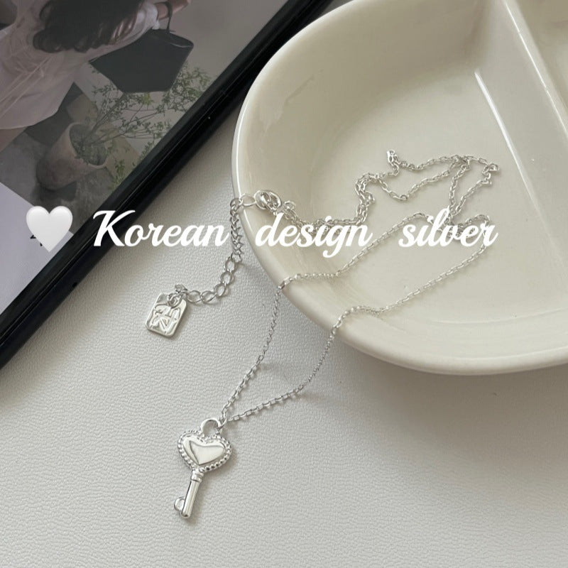 Korea Dongdaemun Niche Design Jewelry S925 Sterling Silver High-end Heart Key Necklace Versatile Collarbone Chain