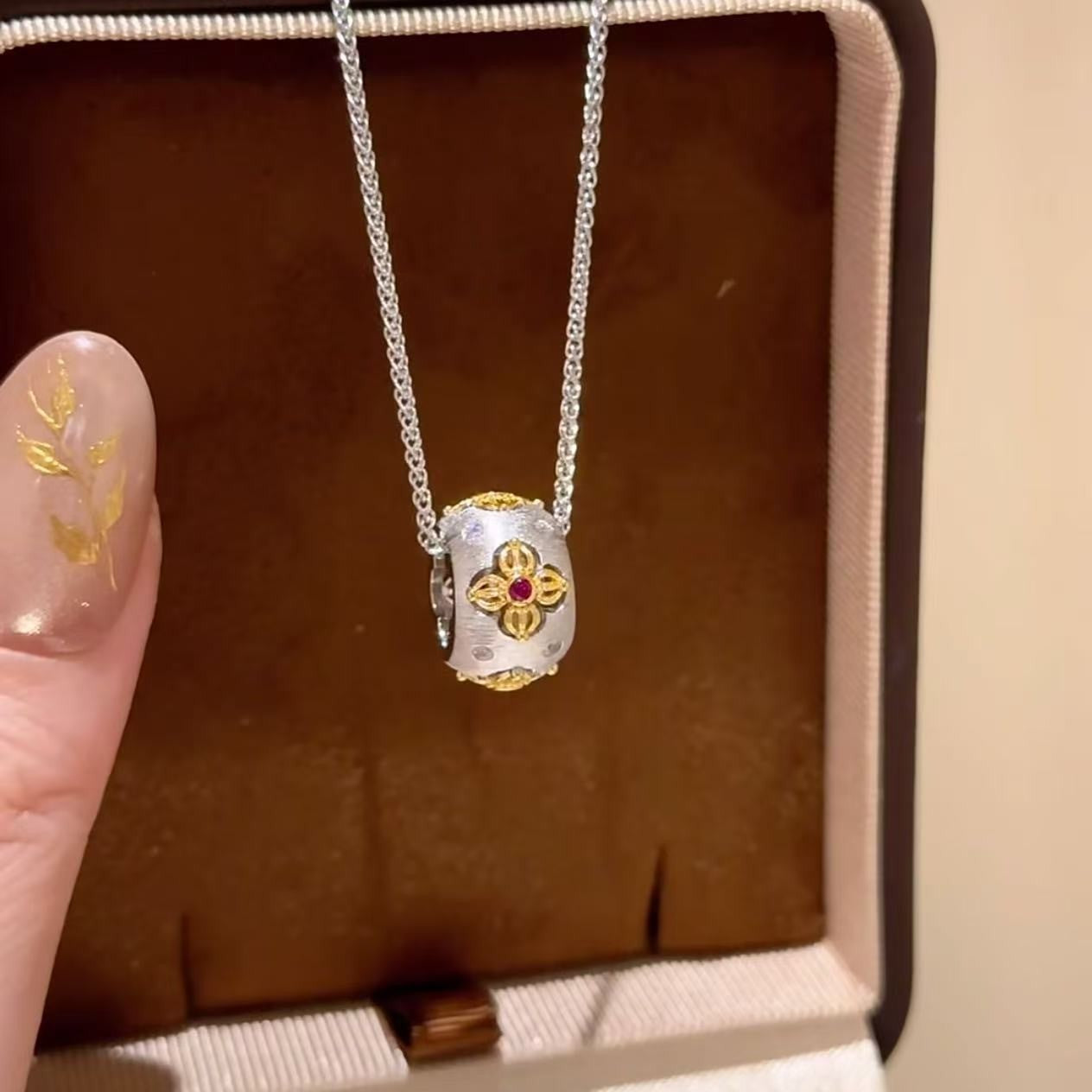 Bujia Style Brushed Craft Vajra Pendant Necklace Light Luxury Retro High-end Clavicle Chain