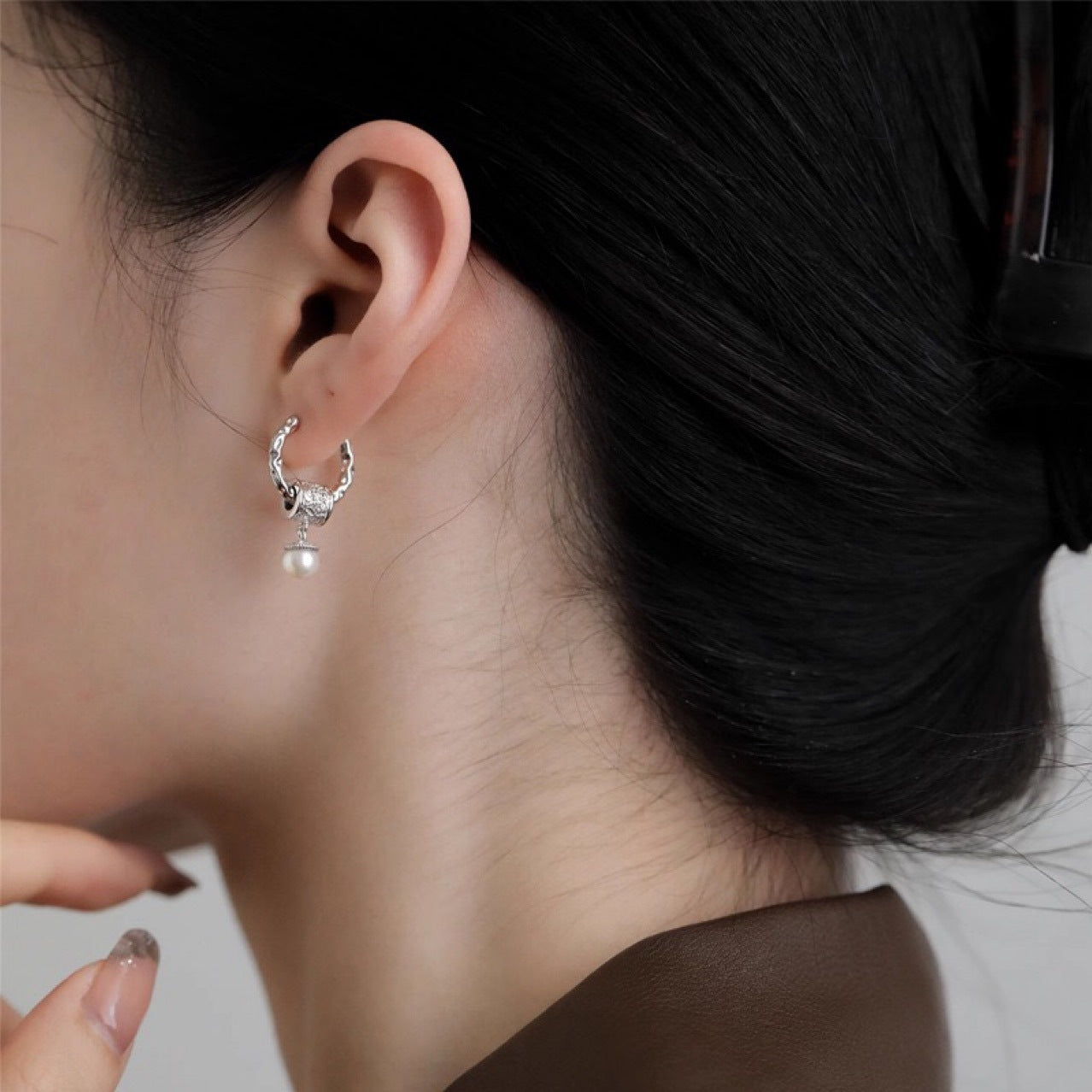 Korean Style Pure Silver S925Pearl Tang Grass Pattern Road Earrings Studs for Women Simple Fashion Trendy Personality