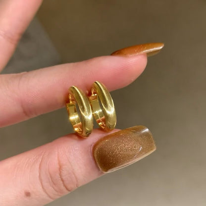 S925 Sterling Silver CNC Light and Shadow Cat Eye Earrings Niche Fashion Versatile Exquisite Simple Versatile