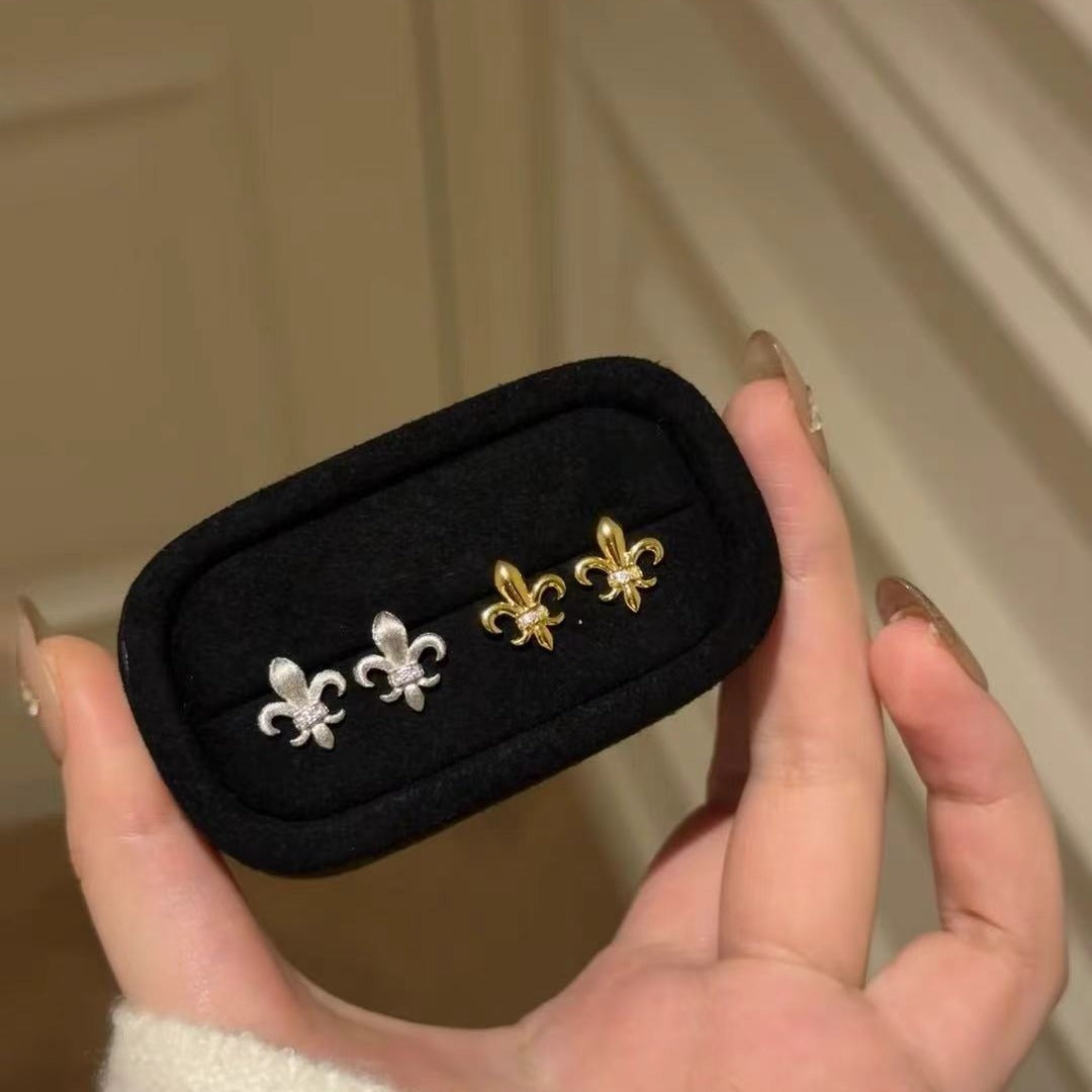 Iris Flower Brushed Earrings S925 Sterling Silver Vintage Court Style Light Luxury High-end Versatile Fashion Retro Flower Earrings