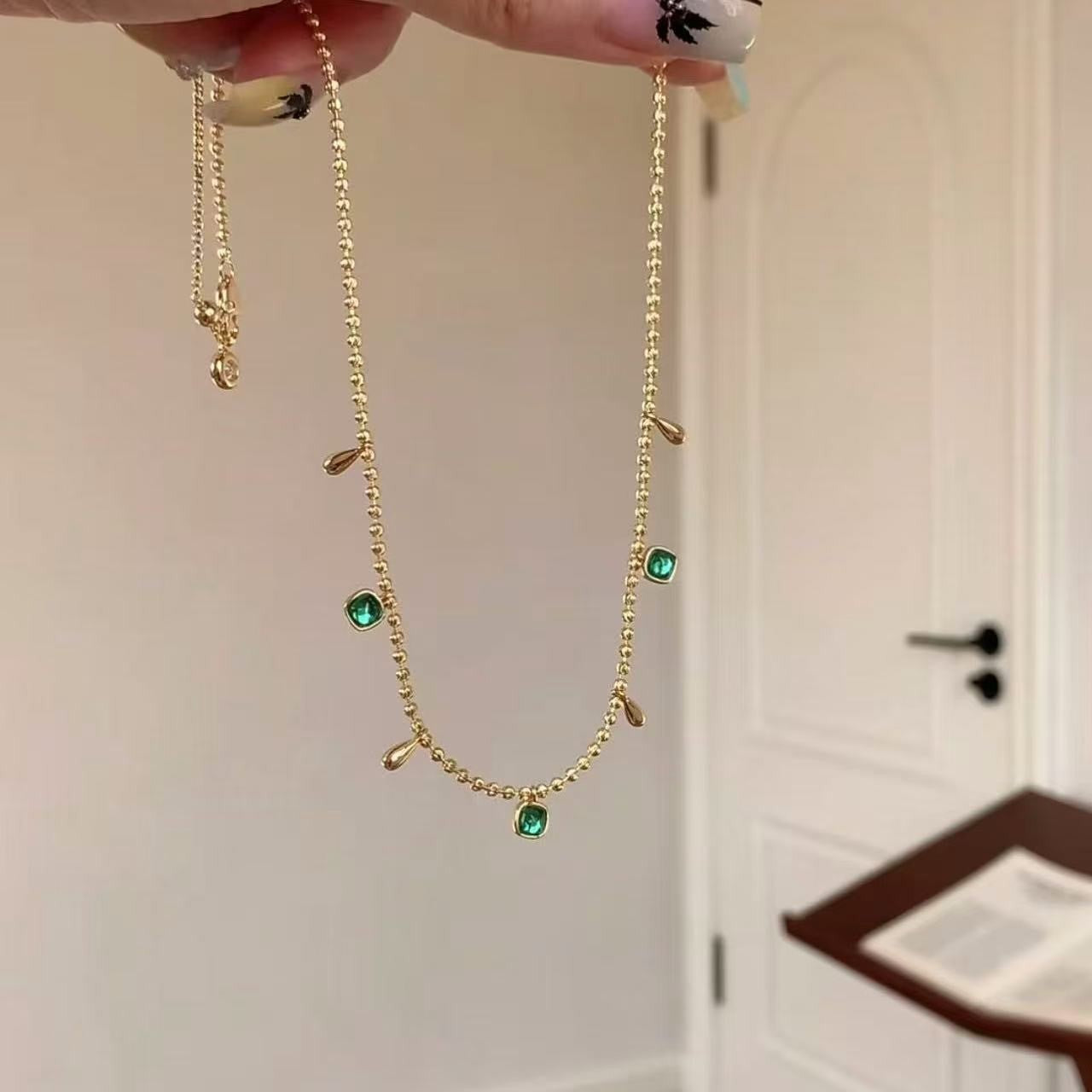 S925 Sterling Silver Emerald Water Drop Necklace French Retro Elegant Niche Design Sense Light Luxury Collarbone Chain