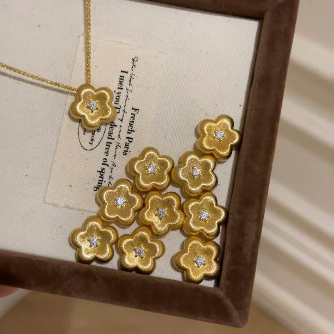 S925 Sterling Silver Brushed Small Gold Flower Necklace Niche Exquisite High-end Flower Collarbone Chain