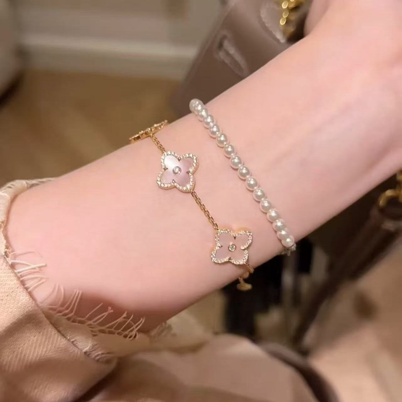 New Pure Silver S925 Four-Leaf Clover Natural Pink Shell White Shell Red Agate Bracelet Versatile Beaded