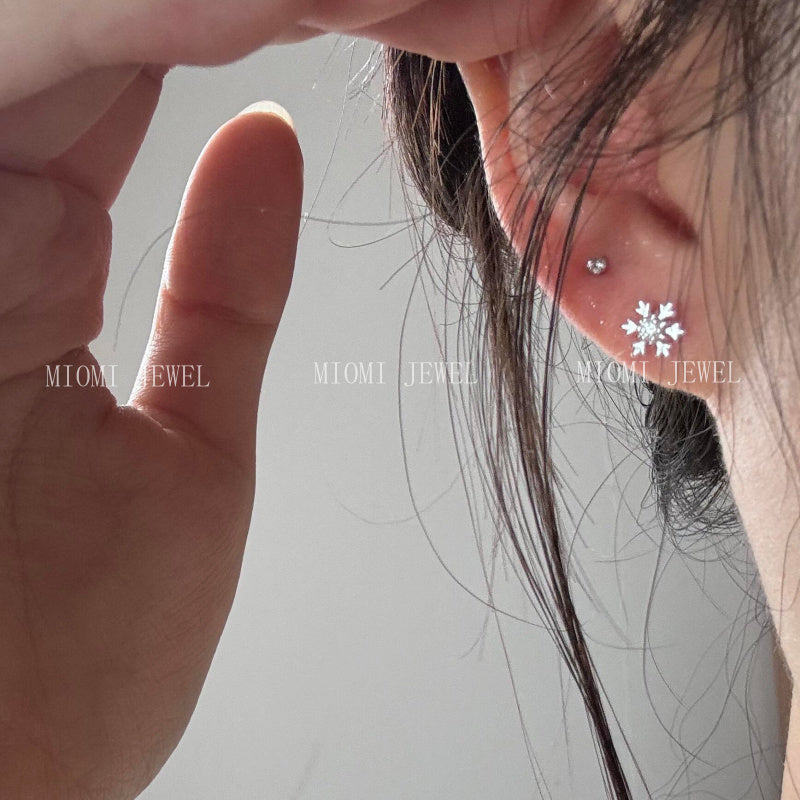S925 Sterling Silver Snowflake Stud Earrings for Women, Niche Design, Simple and Versatile, Korean Christmas Ear Piercing Jewelry