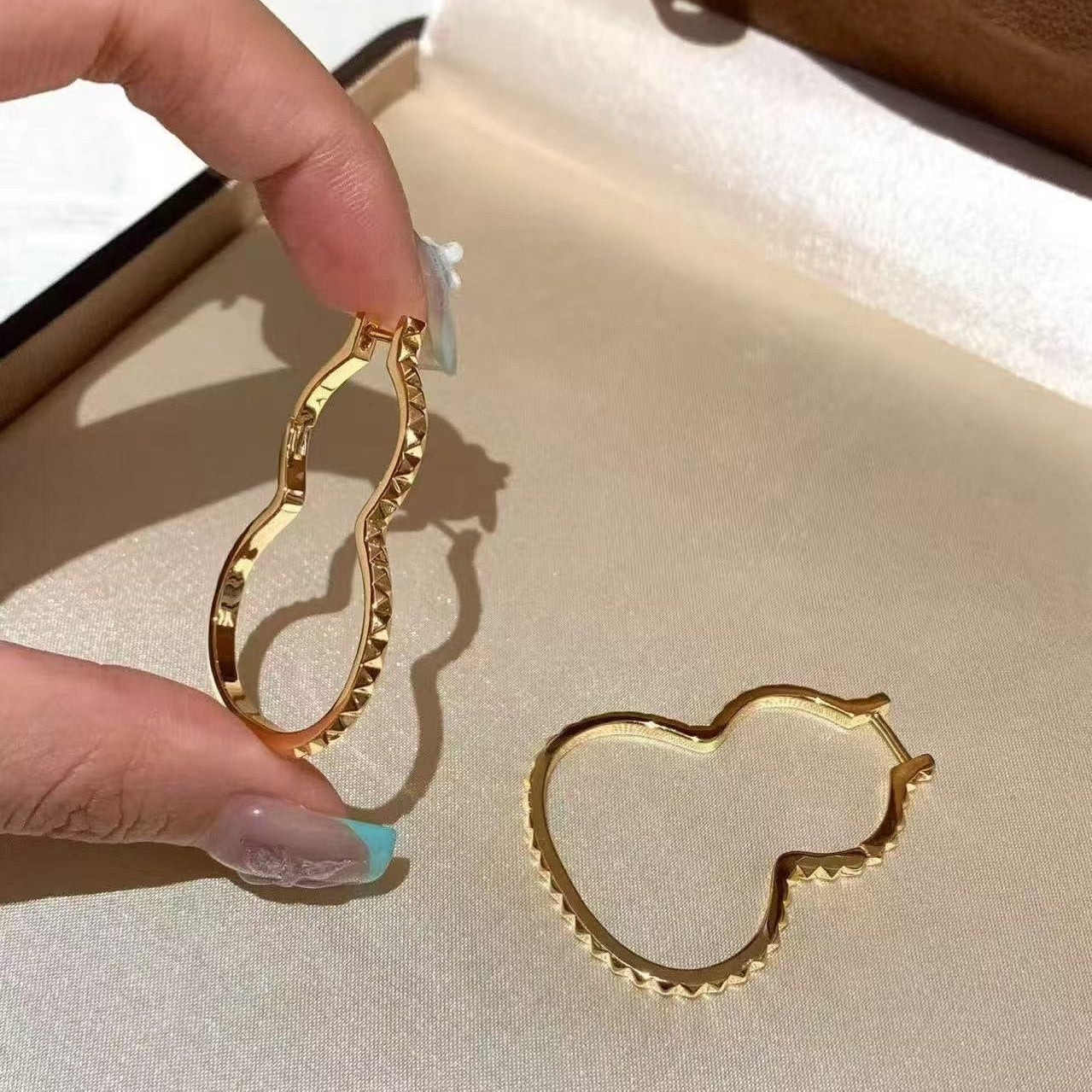 Pure Silver S925 Rivet Gourd Large Hoop Earrings Personality Versatile Elegant Niche Design High-end Exquisite Light Luxury Earrings