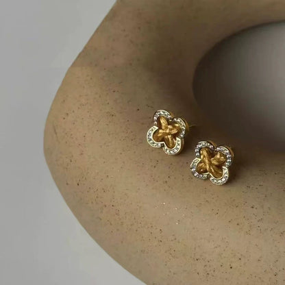 Italian Vintage Brushed S925 Sterling Silver Four-Leaf Clover Zircon Earrings Finger Diamond Inlay Niche Fashion Versatile Exquisite Simple