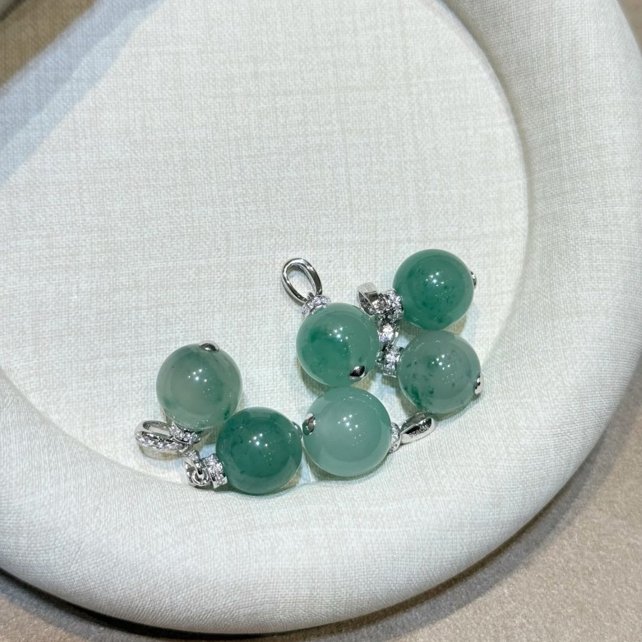 Pure Silver S925 Natural African Emerald Necklace Dragon Jade Round Bead Pendant Collarbone Chain High-end Niche Exquisite Light Luxury