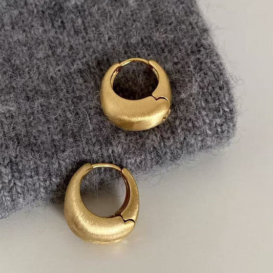 Minimalist Cool Style Brushed Simple Ear Cuff Earrings Niche Design Sense High-end Petite Fashion Versatile Ear Jewelry Ear Studs