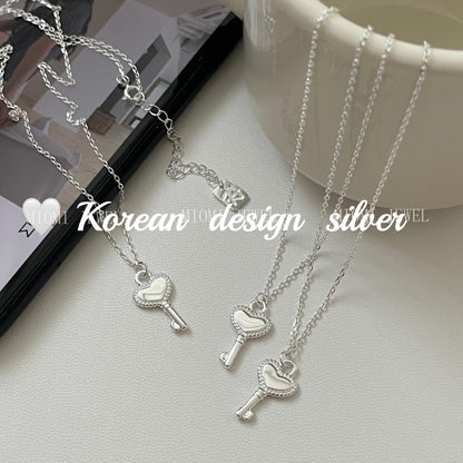 Korea Dongdaemun Niche Design Jewelry S925 Sterling Silver High-end Heart Key Necklace Versatile Collarbone Chain