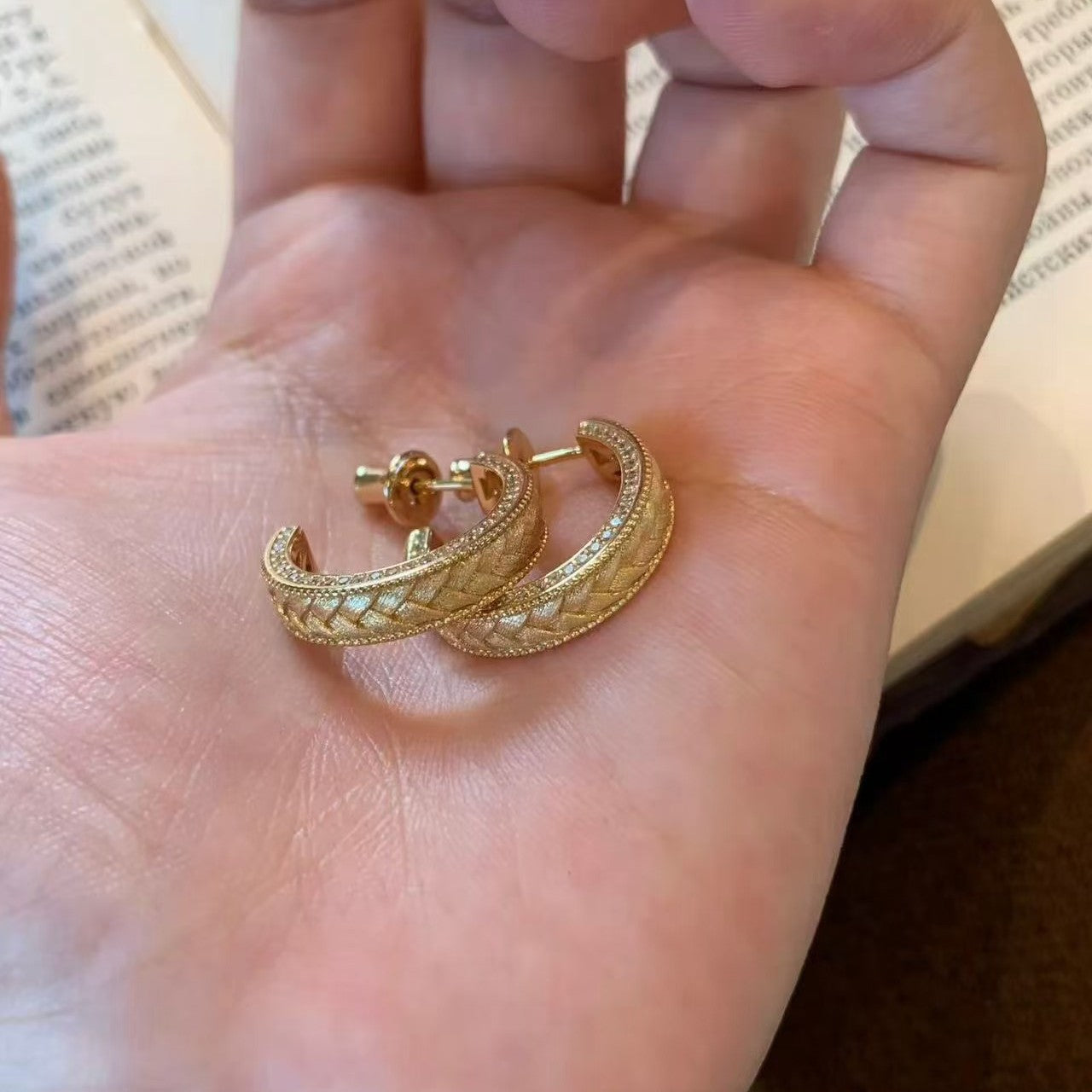 Italian Vintage Brushed Light Luxury Row Diamond Wheat Spike Earrings Retro Light Luxury High-end Design Sense Exquisite Fashion Versatile