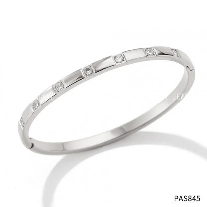Non-Fading Multiple Styles Diamond-Studded Plain Hoop Bracelet Vacation Style Eight-Pointed Star Waterproof Stackable Stainless Steel Jewelry
