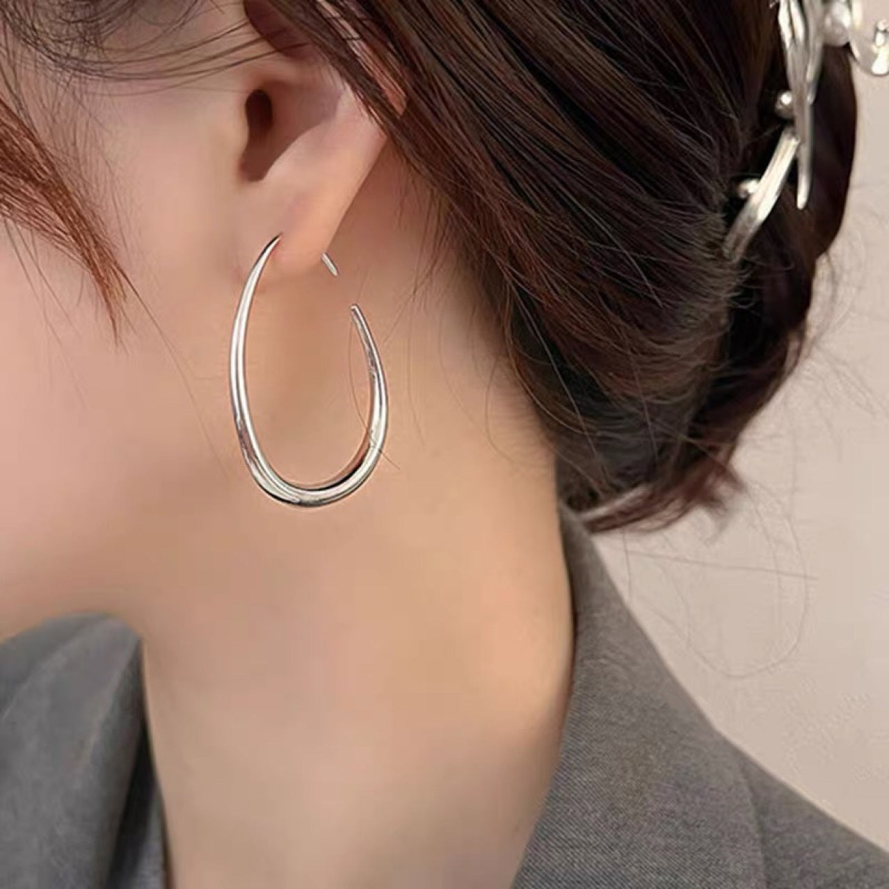 Korean Version 925 Sterling Silver Minimalist Style Circle Water Drop Earrings Women's Fashion Exaggerated Large Hoop Earrings