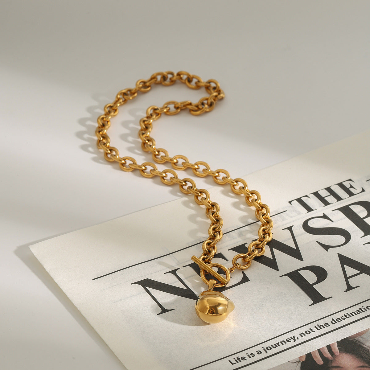 Titanium Steel Necklace Accessories Light Luxury High-end Gold Collarbone Chain Non-fading Stainless Steel Jewelry