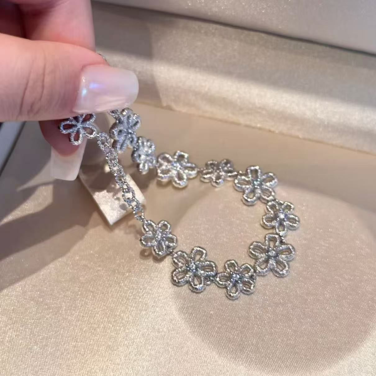 Sterling Silver S925 Lace Small Flower Bracelet Elegant Light Luxury Niche Gentle Temperament High-end Versatile Exquisite