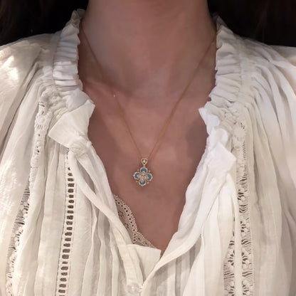 Light Luxury Retro Palace Style Blue Turquoise Pearl Four-Leaf Clover Necklace Light Luxury High-End Clavicle Chain