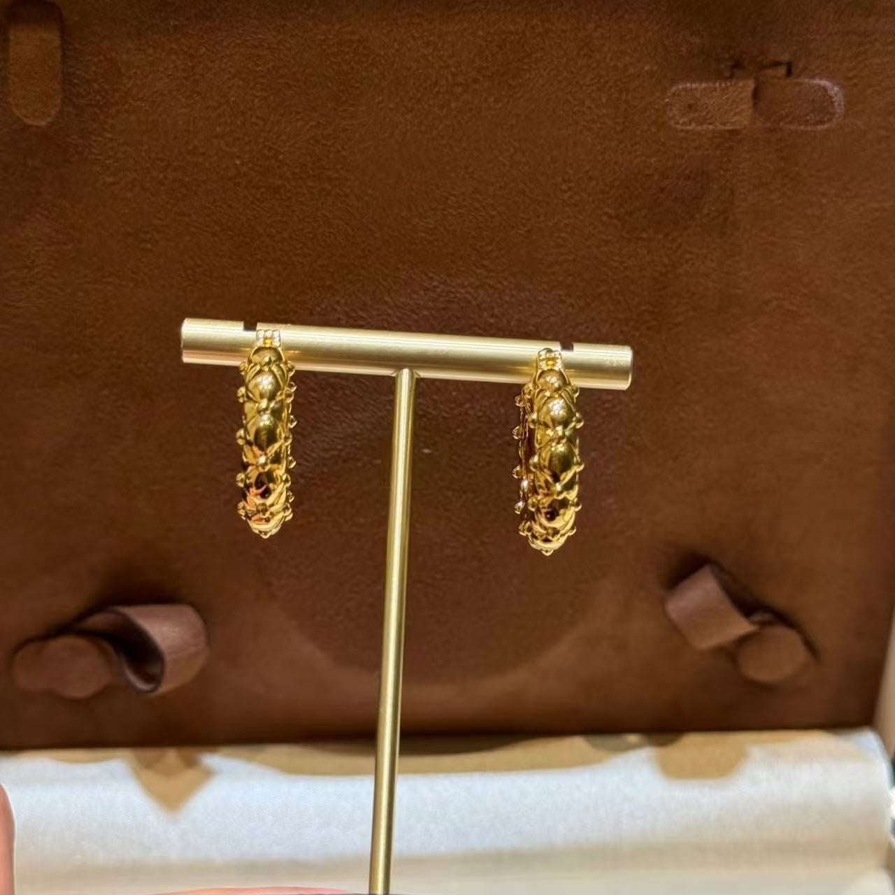 Sterling Silver S925 Vintage Diamond Pattern Personality Hoop Earrings Light Luxury High-end Niche Temperament Earrings