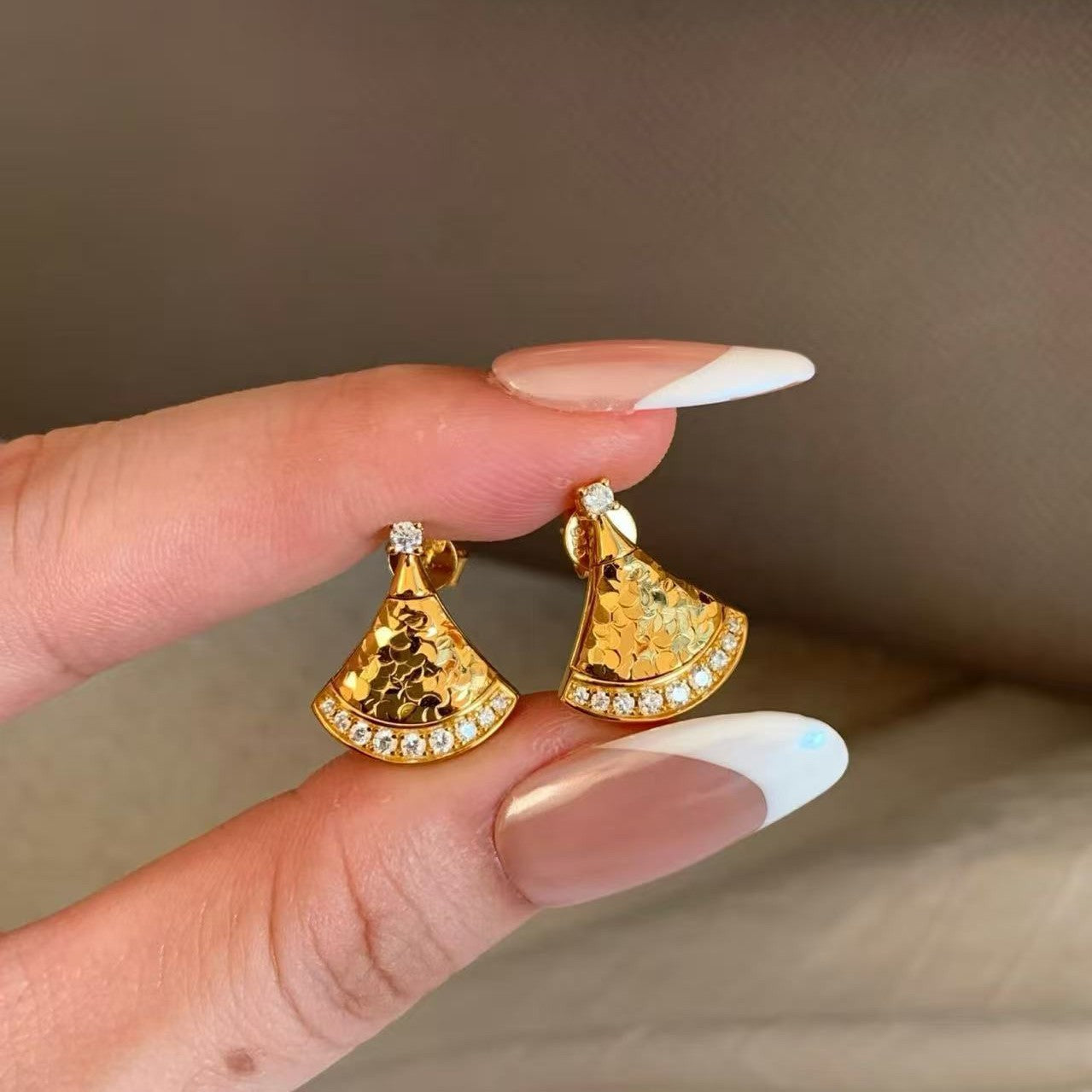 Pure Silver S925 CNC Craft Ice Crush Skirt Earrings Light Luxury Niche Sparkling Simple High-end Feel Earrings New Model