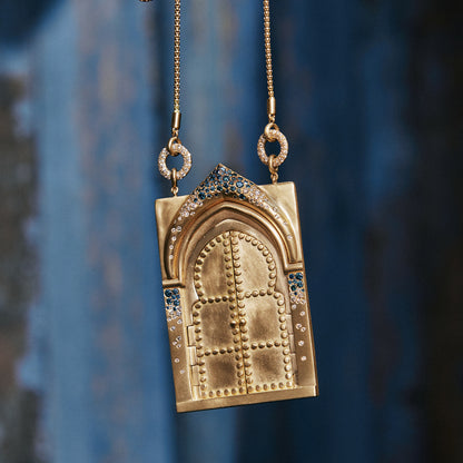 Vintage Element Tarot Card Open and Close Necklace Butterfly Gate of Rebirth Inlaid Diamond Pendant Design Heavy Craft Gold-Plated Jewelry