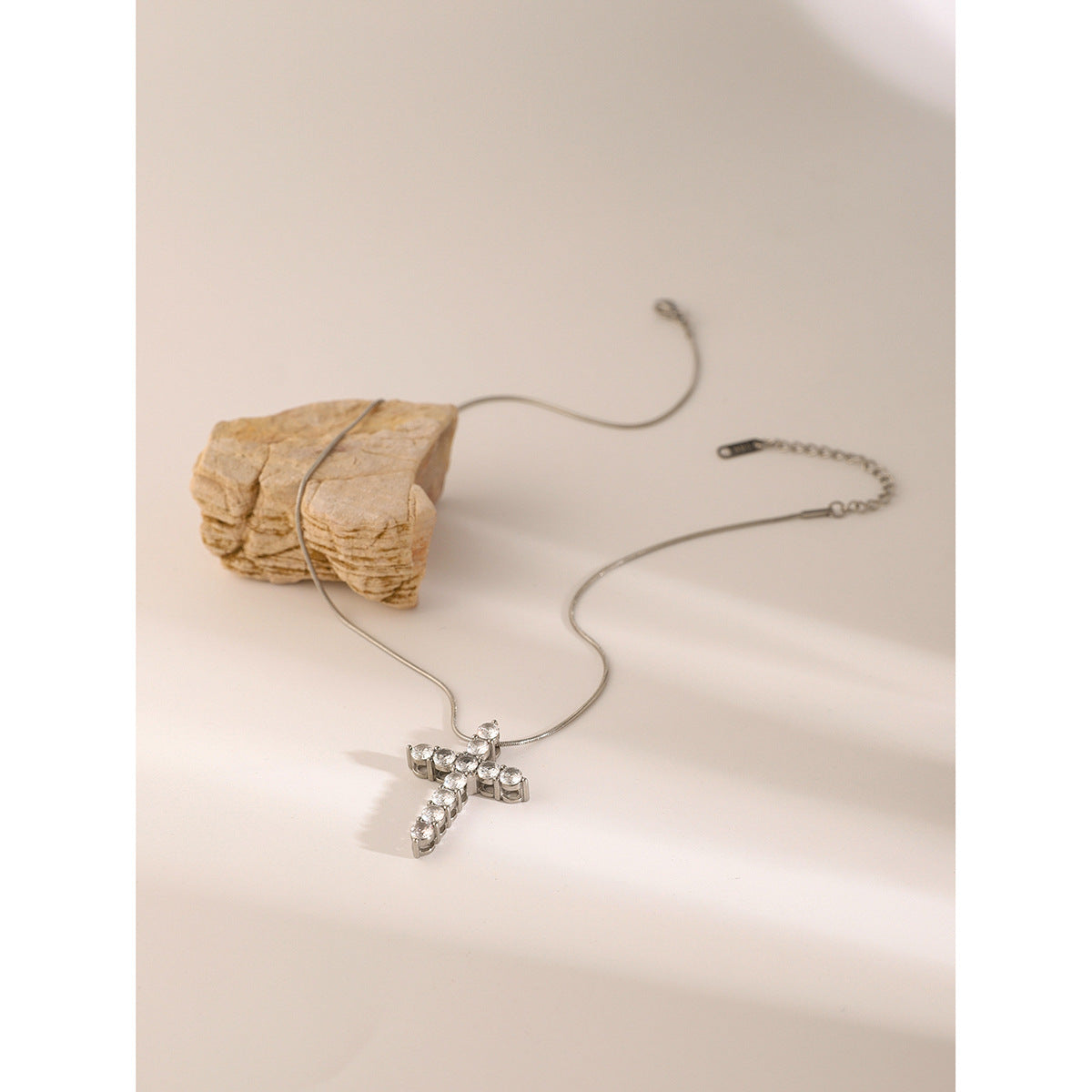 ins18k Gold Stainless Steel Cross Necklace Round White Zircon Cross Pendant Necklace