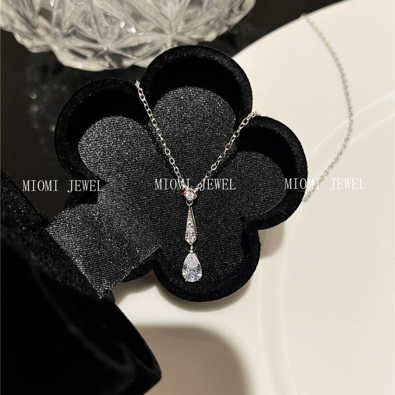 Timeless Classic! Stunning Teardrop Necklace S925 Sterling Silver Tassel Teardrop Collarbone Chain Single Diamond Sparkling Diamond
