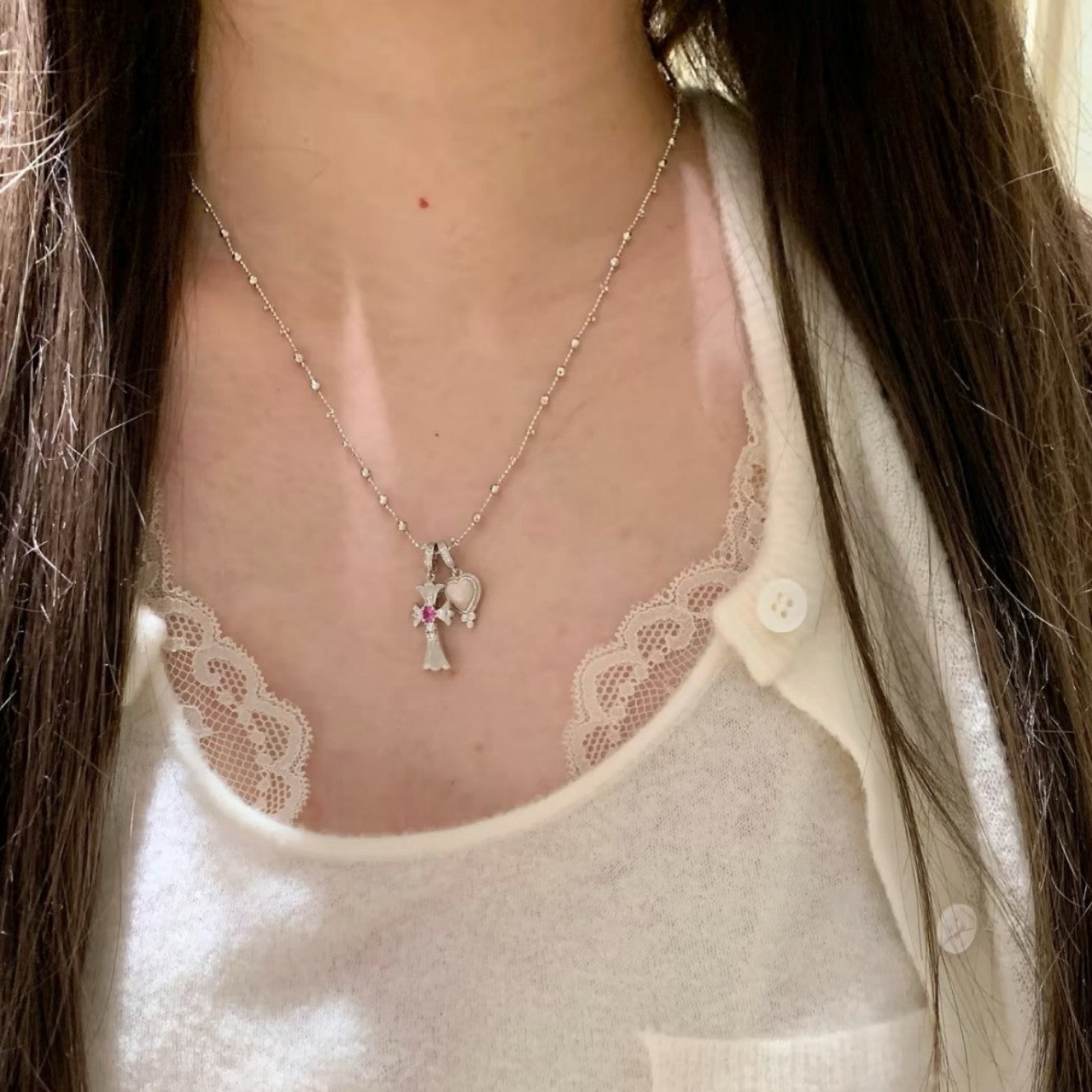 Brushed Craft American Retro Cross Heart White Shell Fairy Chain Necklace Niche Design Light Luxury High-end Feel