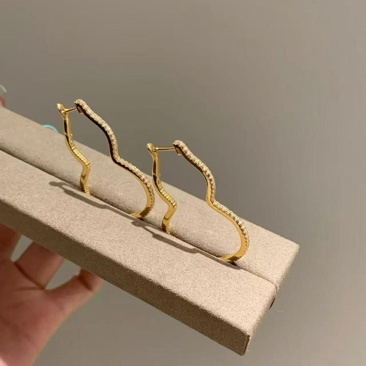 Pure Silver S925 High Carbon Diamond Gourd Earrings Ins Style Cool and Elegant Niche Design Exquisite Light Luxury Earrings