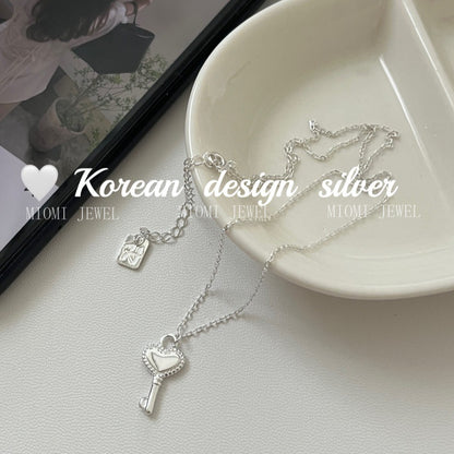 Korea Dongdaemun Niche Design Jewelry S925 Sterling Silver High-end Heart Key Necklace Versatile Collarbone Chain